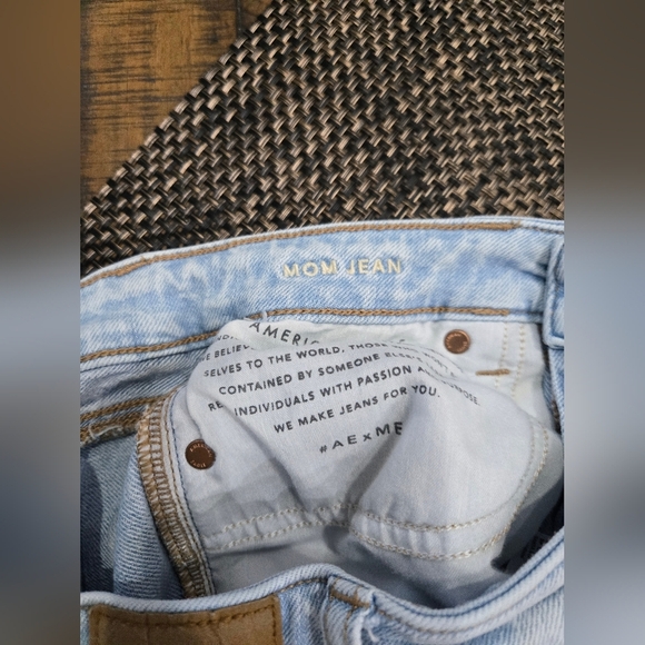 American Eagle Outfitters Light Blue Mom Jeans - Picture 8 of 9